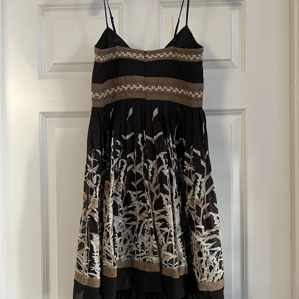 BCBG | Brown Floral Party Dress| Size 6 - Picture 5 of 9